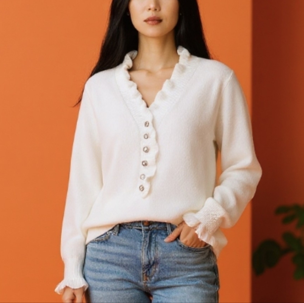 Elegant WhiteRuffled Women's Sweater.Size 1X